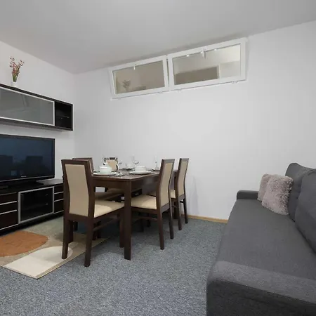 Family With Balcony And 2 Bedrooms In By Renters * Варшава